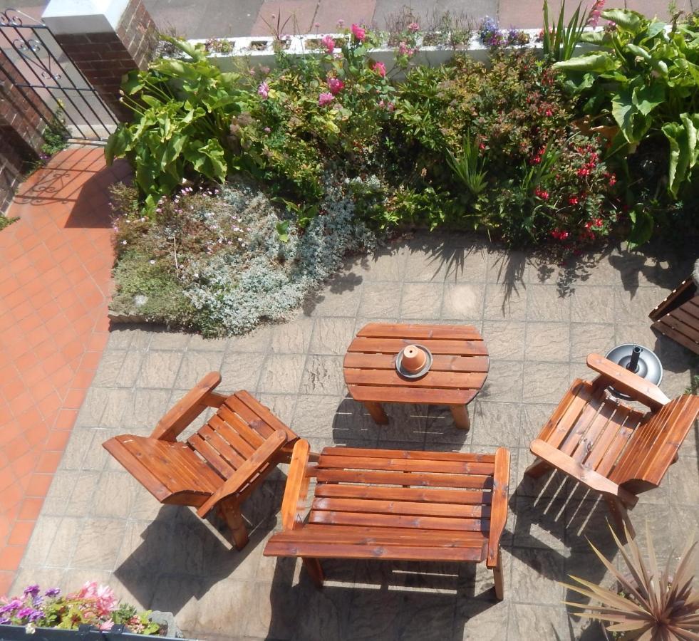The Garfield Guest House Eastbourne Exterior photo